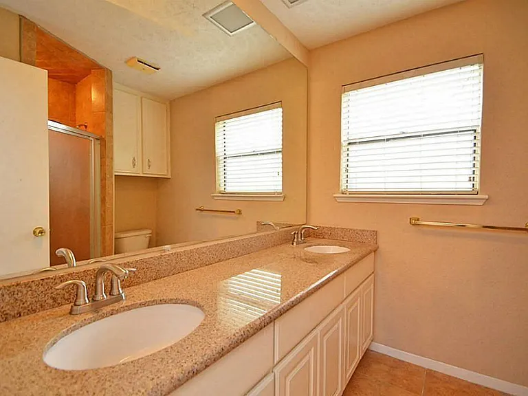 3130 Frontier Dr — Photo 15