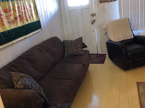 5th image of 542 W Somerville Ave