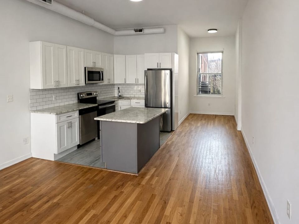 1st image of 1422 W Girard Ave #B