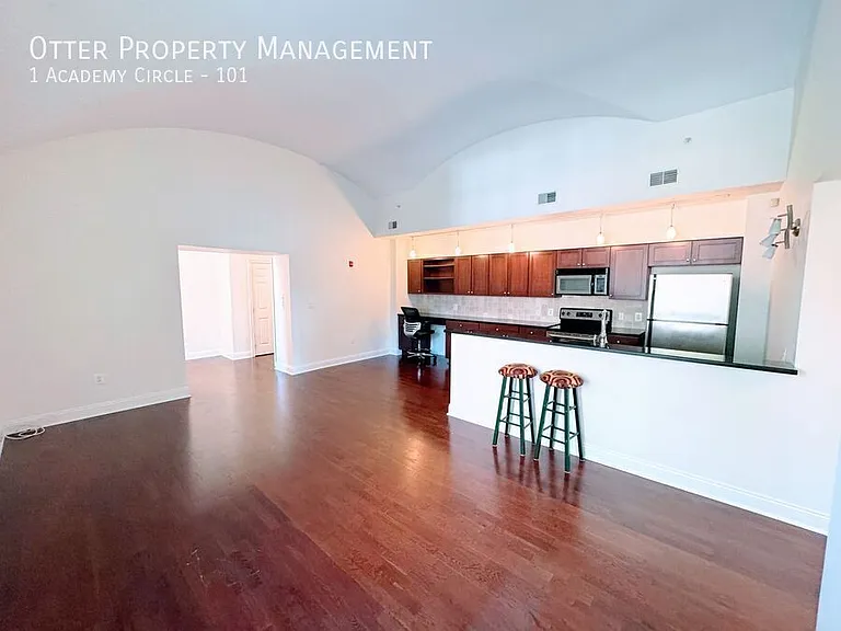 1 Academy Cir #101 — Photo 3