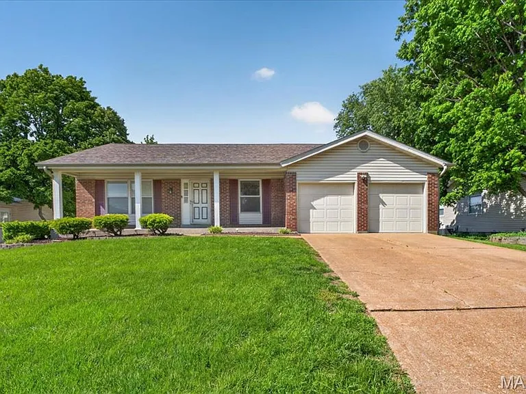 4038 N Bridge Dr — Photo 1