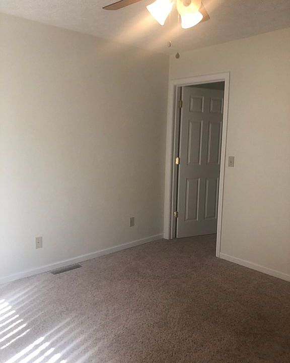 1st image of 103 Edgewater Dr