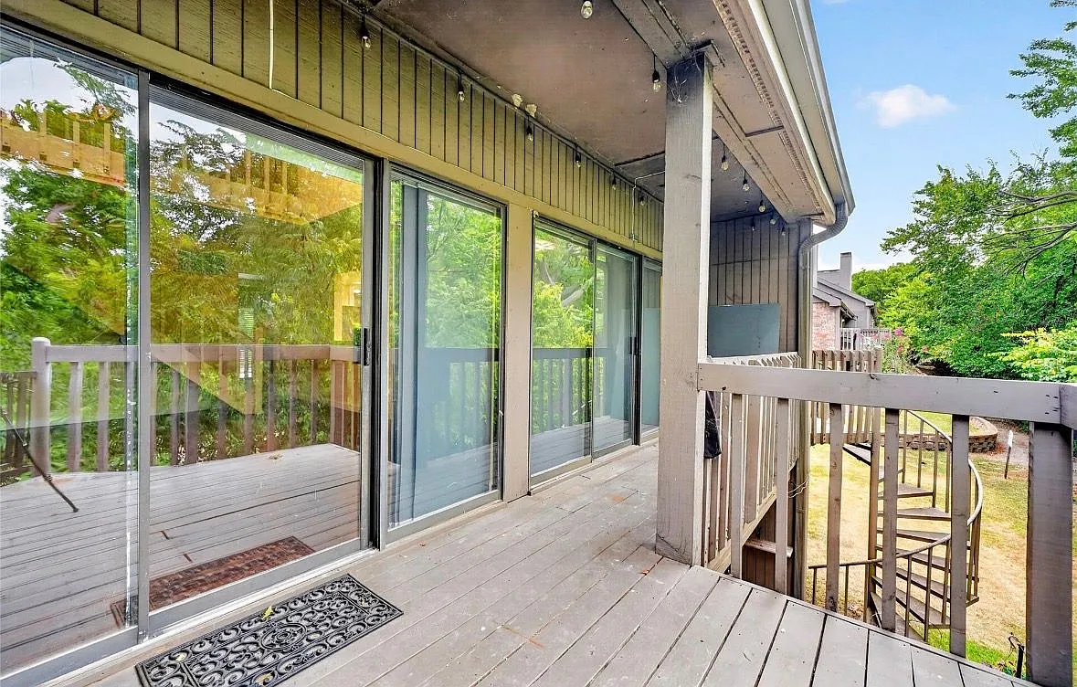 3 bed, 3.0 bath, 1825 sqft, $2,300 — Photo 4