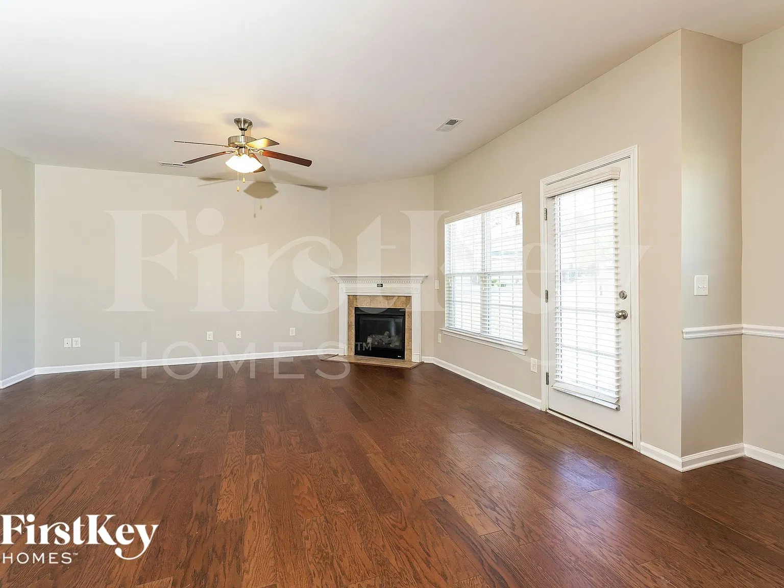 3 bed, 2.5 bath, 2050 sqft, $2,275 — Photo 3