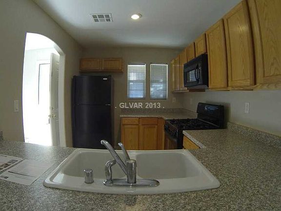 5th image of 9062 Hombard Ave