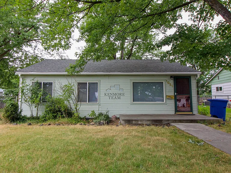 1021 Sanford Ave — Photo 1