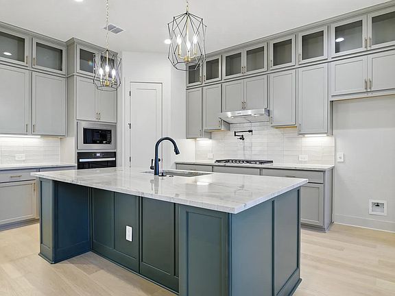 Gallatin B kitchen