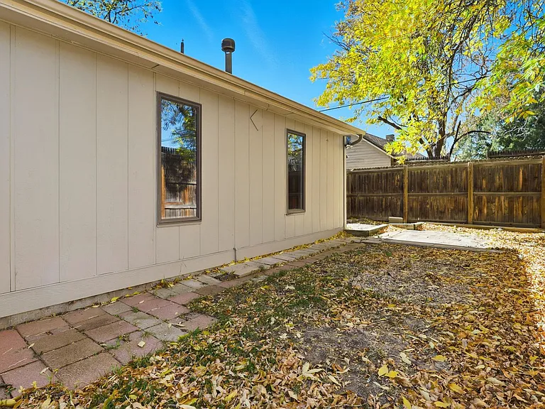 415 Lewis St — Photo 26