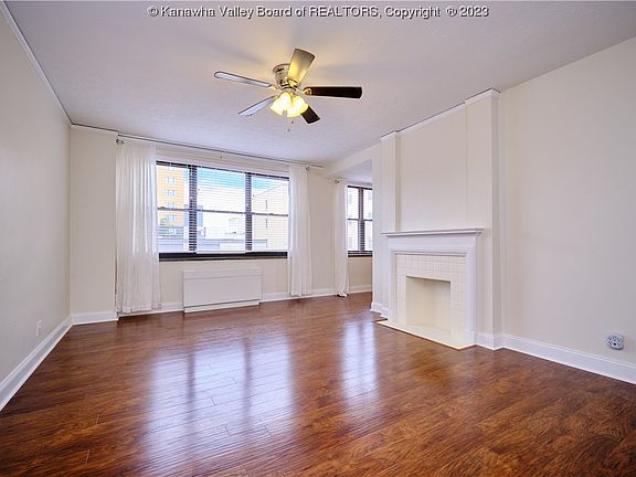 4th image of 1108 Kanawha Blvd E APT 204