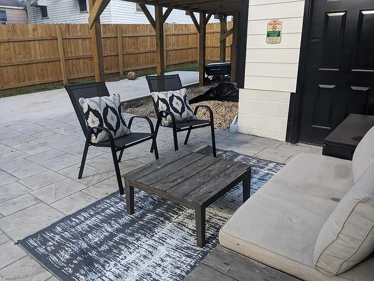 909 E Lenoir St #B — Photo 20