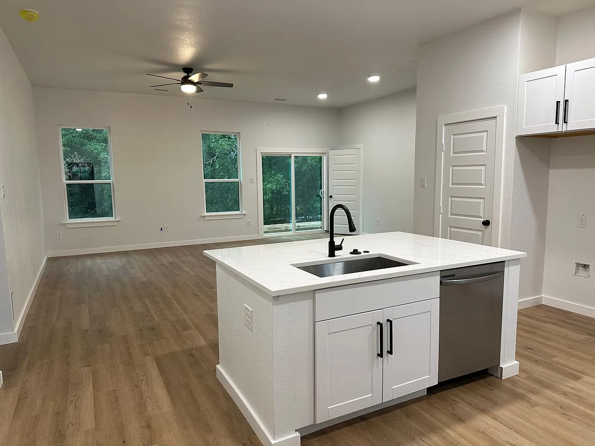 Building Photo - 549 Whitaker Cir