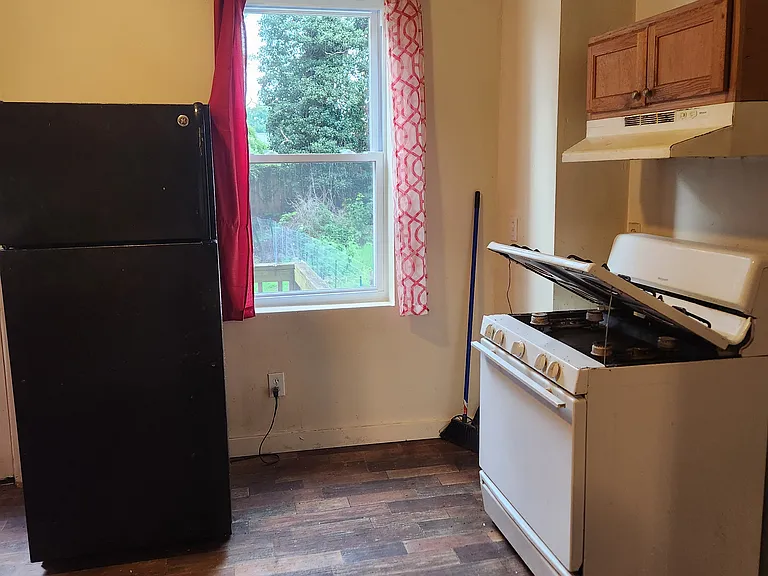 1017 S Duke St — Photo 5