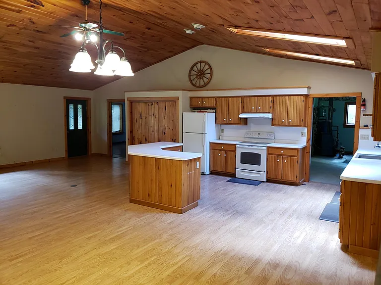 3885 Charlotte Creek Rd — Photo 5