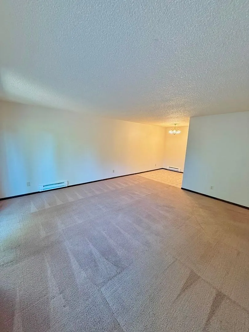 18524 Tm Jd Gisz Llc — Photo 3