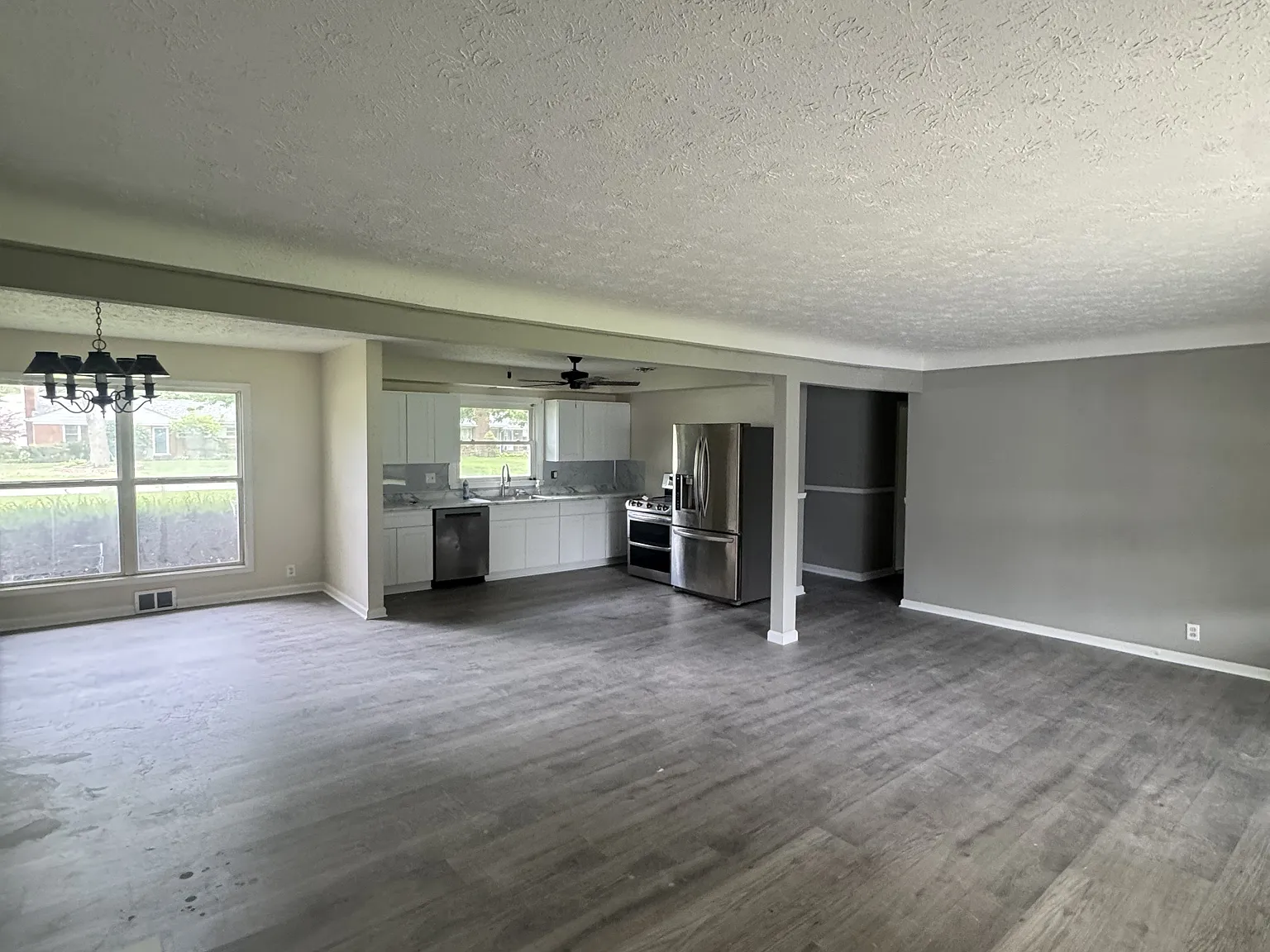 4 bed, 2256 sqft, $3,000 — Photo 4