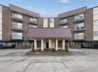 9840 S Pulaski Rd APT 201, Oak Lawn, IL 60453