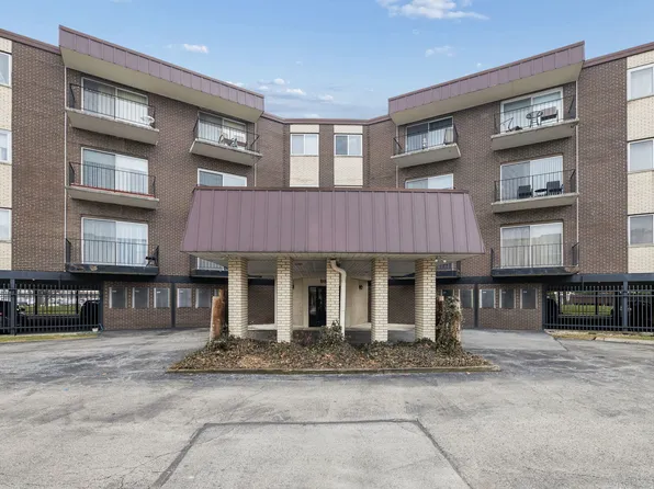 9840 S Pulaski Rd APT 201, Oak Lawn, IL 60453