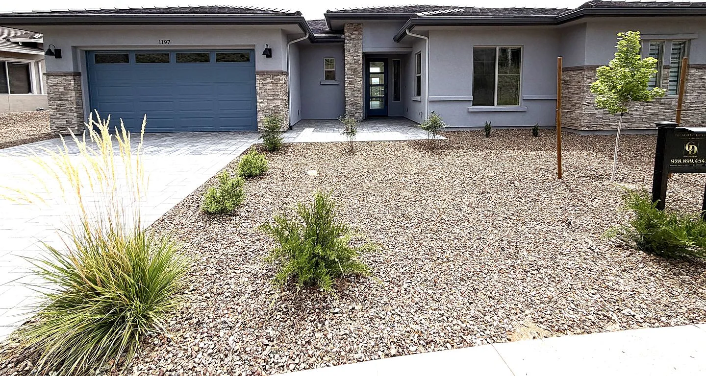 Beautiful New Home in Prescott Ranch — Photo 1