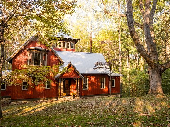 5th image of 253 McGregor Ln
