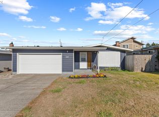 3449 Spruce St, North Bend, OR 97459