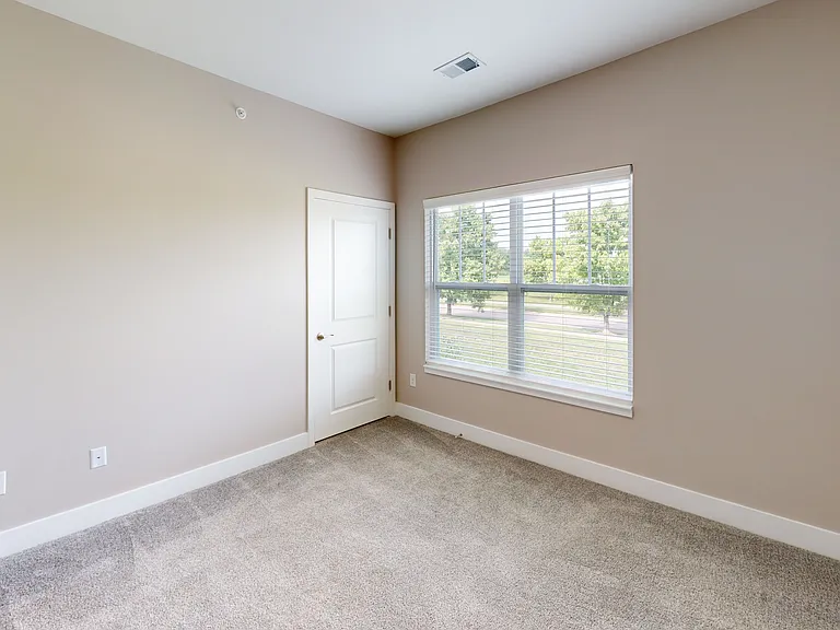 Alexander Pointe Apartments — Photo 38