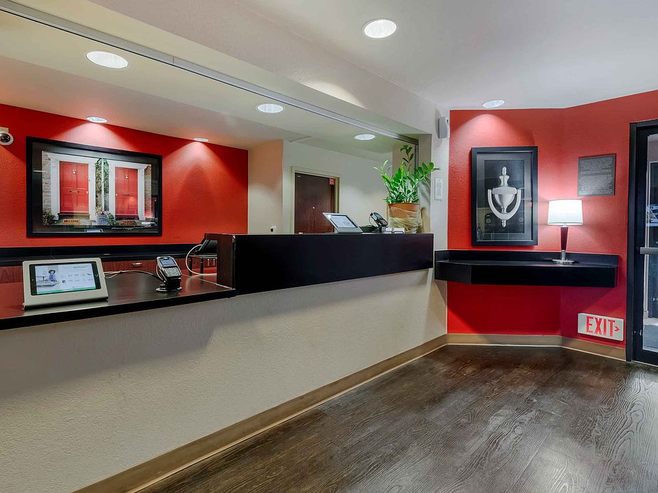 Lobby and Guest Check-in