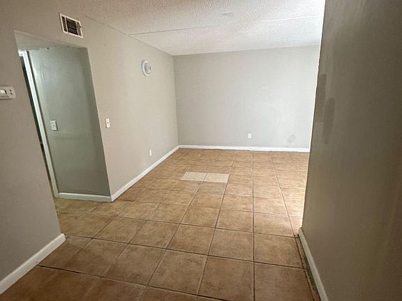 5th image of 2851 Sophia St #5