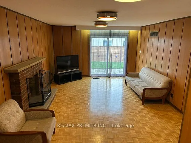 19 Sandbourne Cres — Photo 22