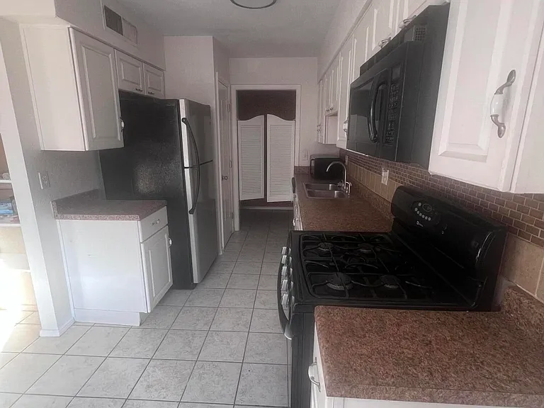 5017 McCormick Ln — Photo 5