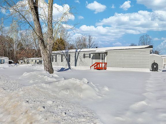 3rd image of 16 Buttonwood Lane