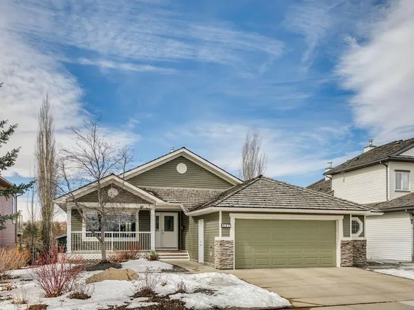 657 E Woodside Ct NW, Airdrie, AB T4B 2W2