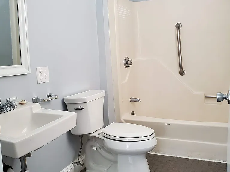 4 Nesmith St #1 — Photo 2