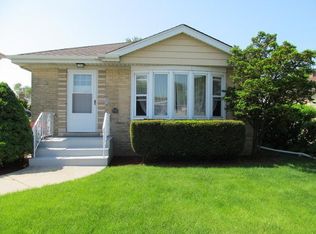 7751 W Dempster St, Niles, IL 60714