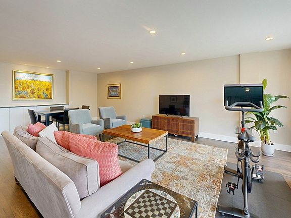 5th image of 45 Longwood Ave APT 707