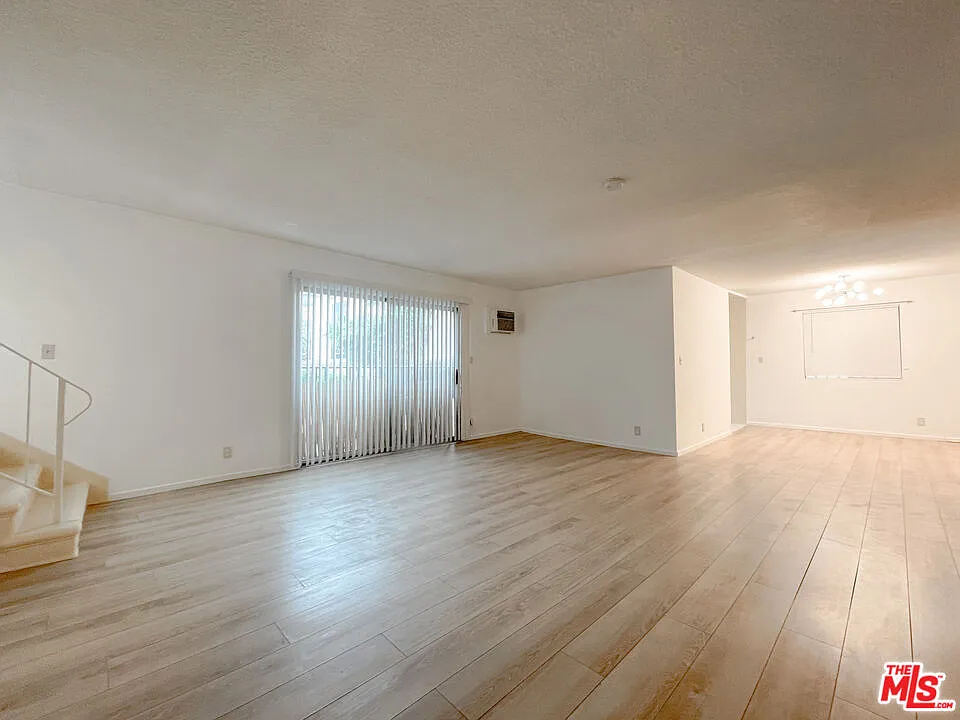 2 bed, 1.5 bath, 1350 sqft, $3,350 — Photo 3