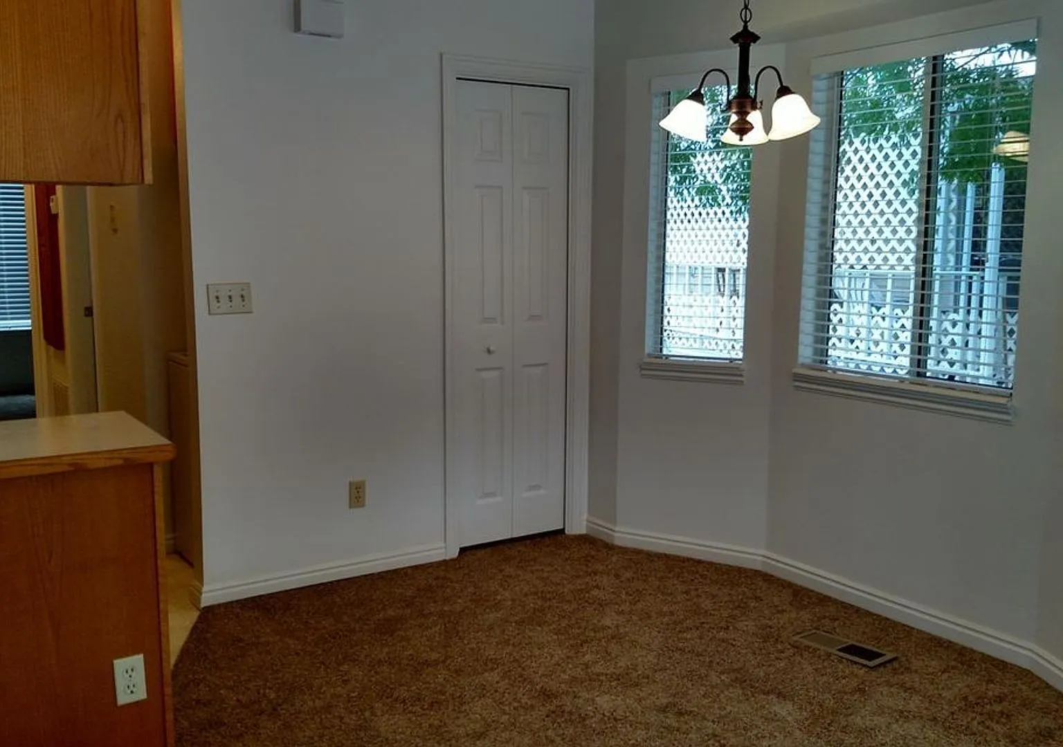 Cozy Home in the Kings Row Estates 55+ Community — Photo 4