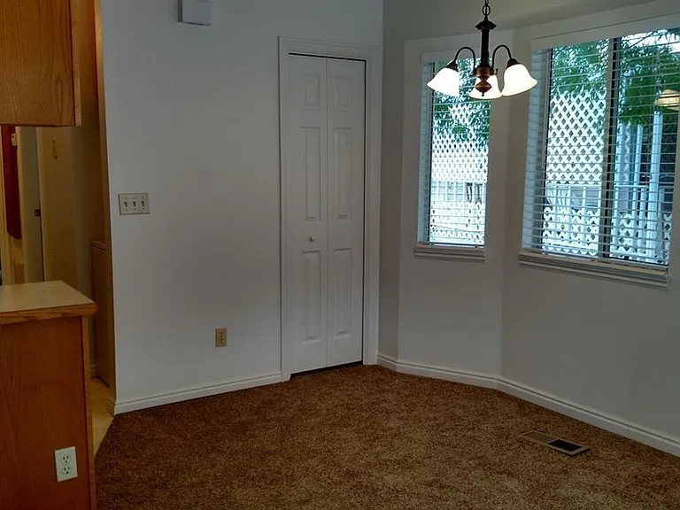 180 N 1100 E #16 — Photo 4