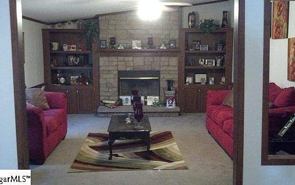 4th image of 4 Owens Meadow Ct
