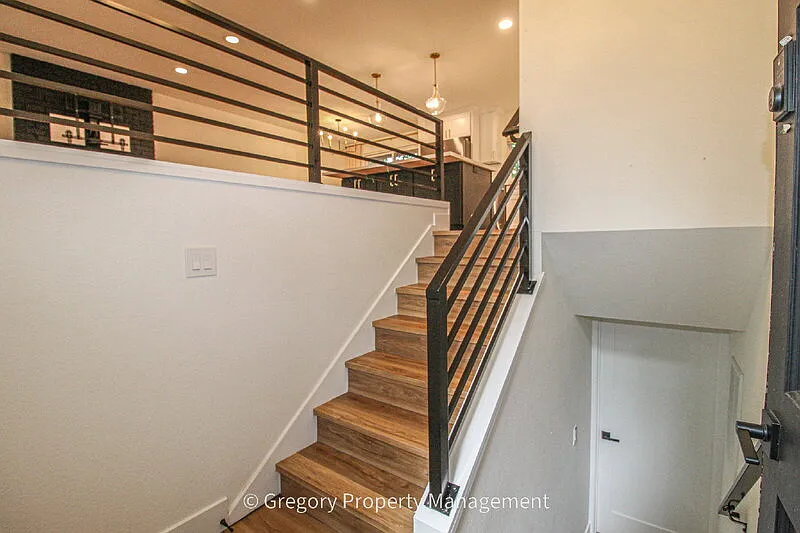 3 bed, 3.0 bath, 1780 sqft, $3,700 — Photo 4