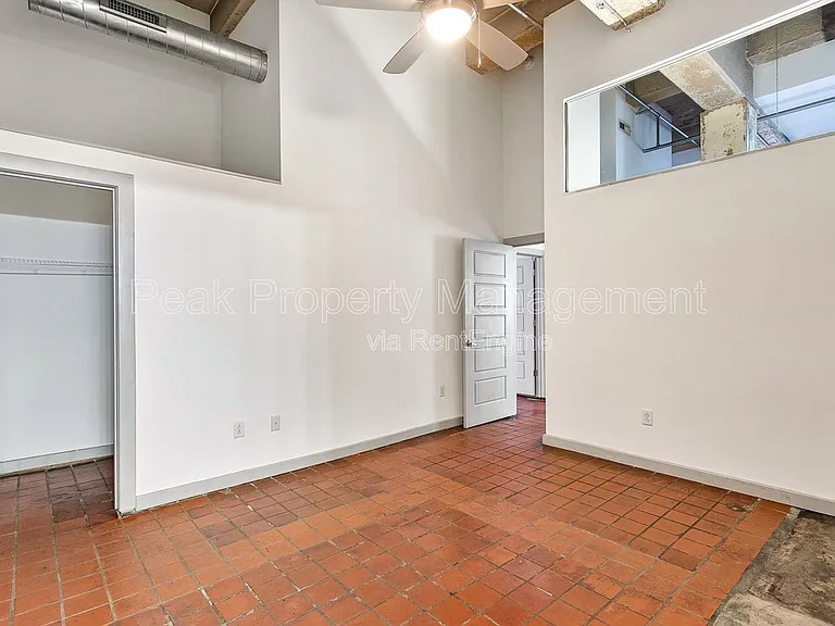 7 E Jackson St — Photo 31