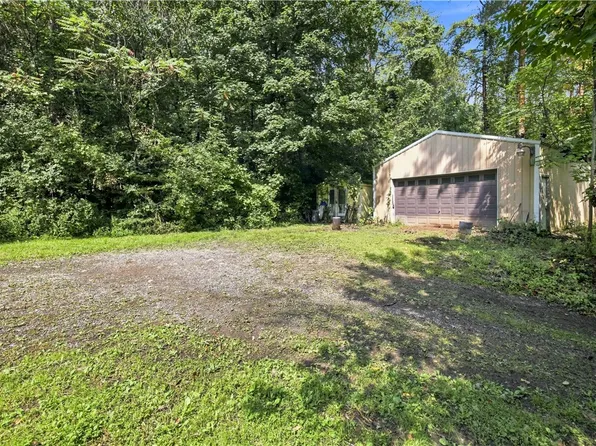 2138 Guyanoga Rd, Penn Yan, NY 14527
