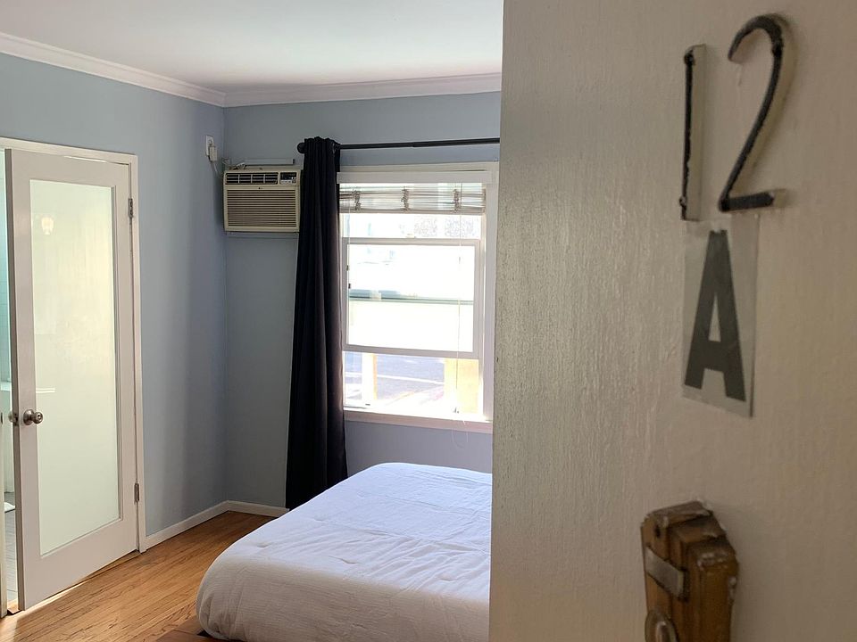 1st image of 400 N Doheny Dr APT 12A