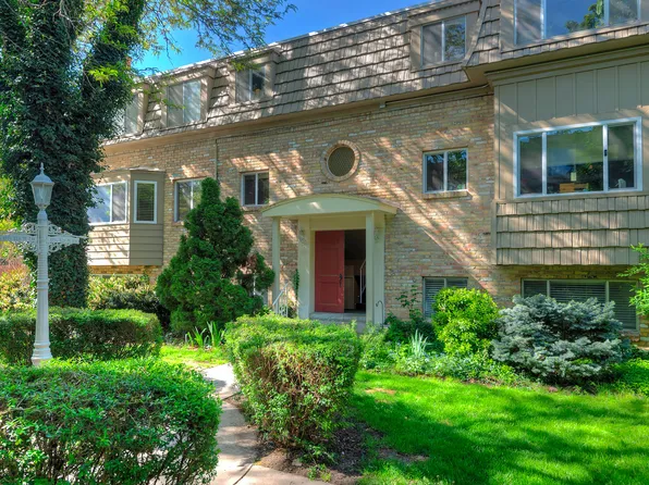 2220 E Murray Holladay Rd APT 330, Holladay, UT 84117