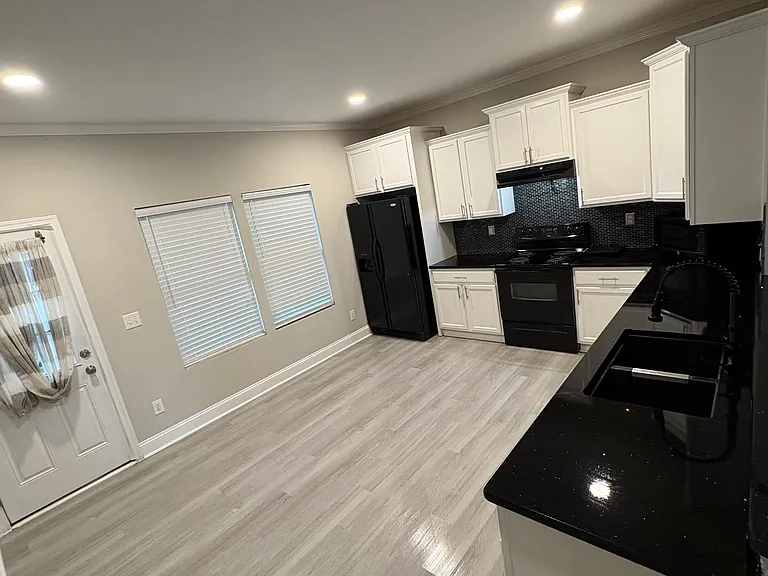 7047 Sonja Dr — Photo 9