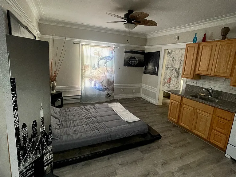 1715 Sonoma Blvd — Photo 4