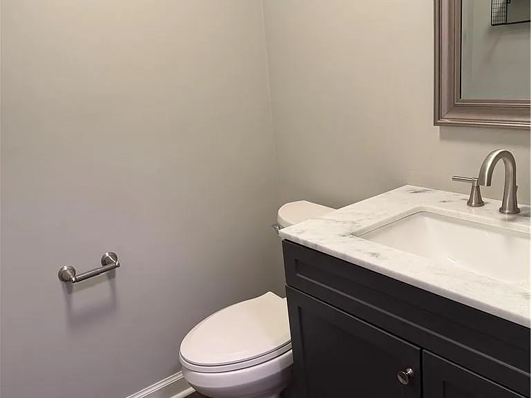 4345 Frontenac Dr — Photo 18