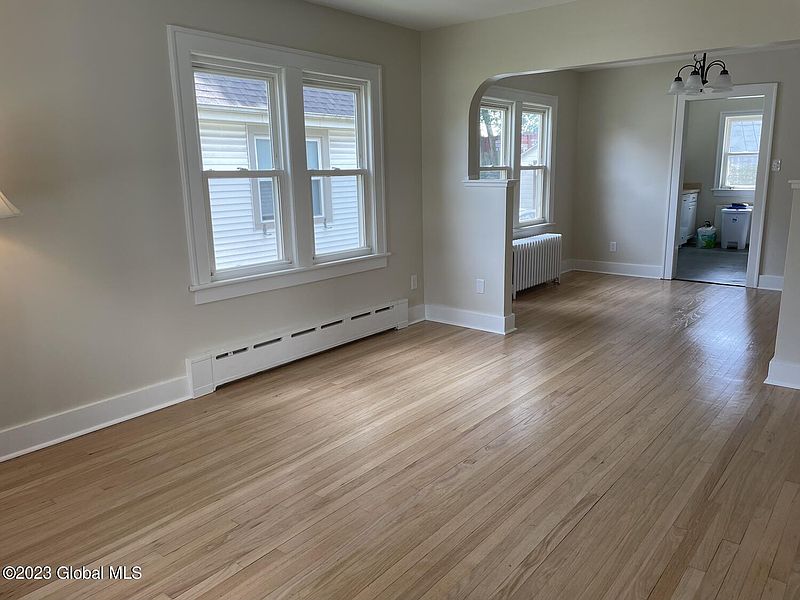 2nd image of 10 Woodside Avenue