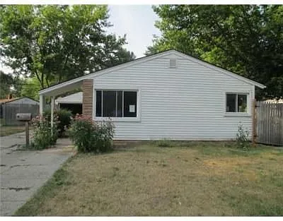 1435 Grove Rd photo 1