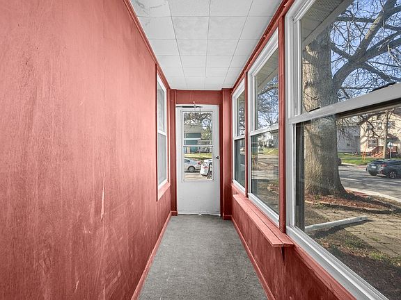 2nd image of 402 E Pleasant St