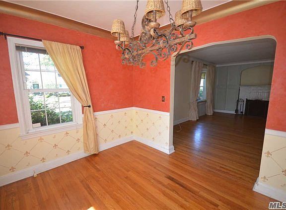 4th image of 205 King St